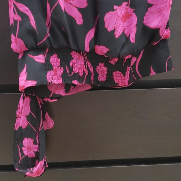 NWT Banana Republic Tank with Tie - Picture 6 of 6